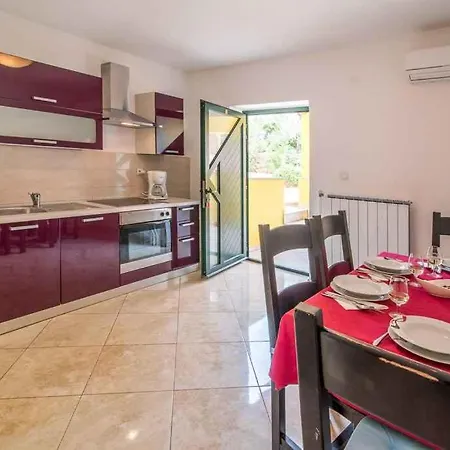 21 Vrbnik (Primorje-Gorski Kotar)