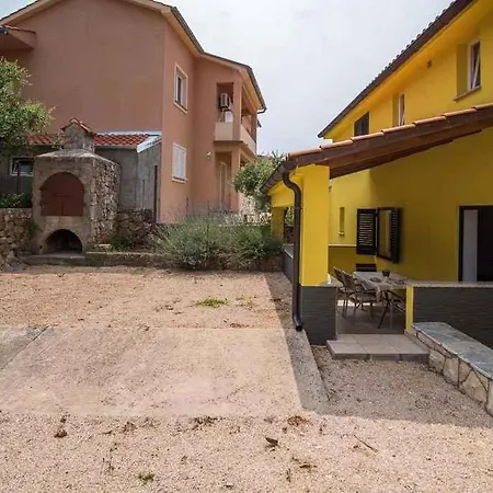 21 Vrbnik (Primorje-Gorski Kotar)